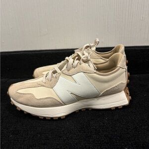 New Balance 327